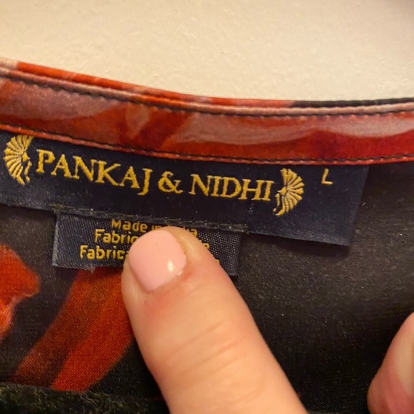 Anthropology rare floral blooms top-L - Picture 5 of 9